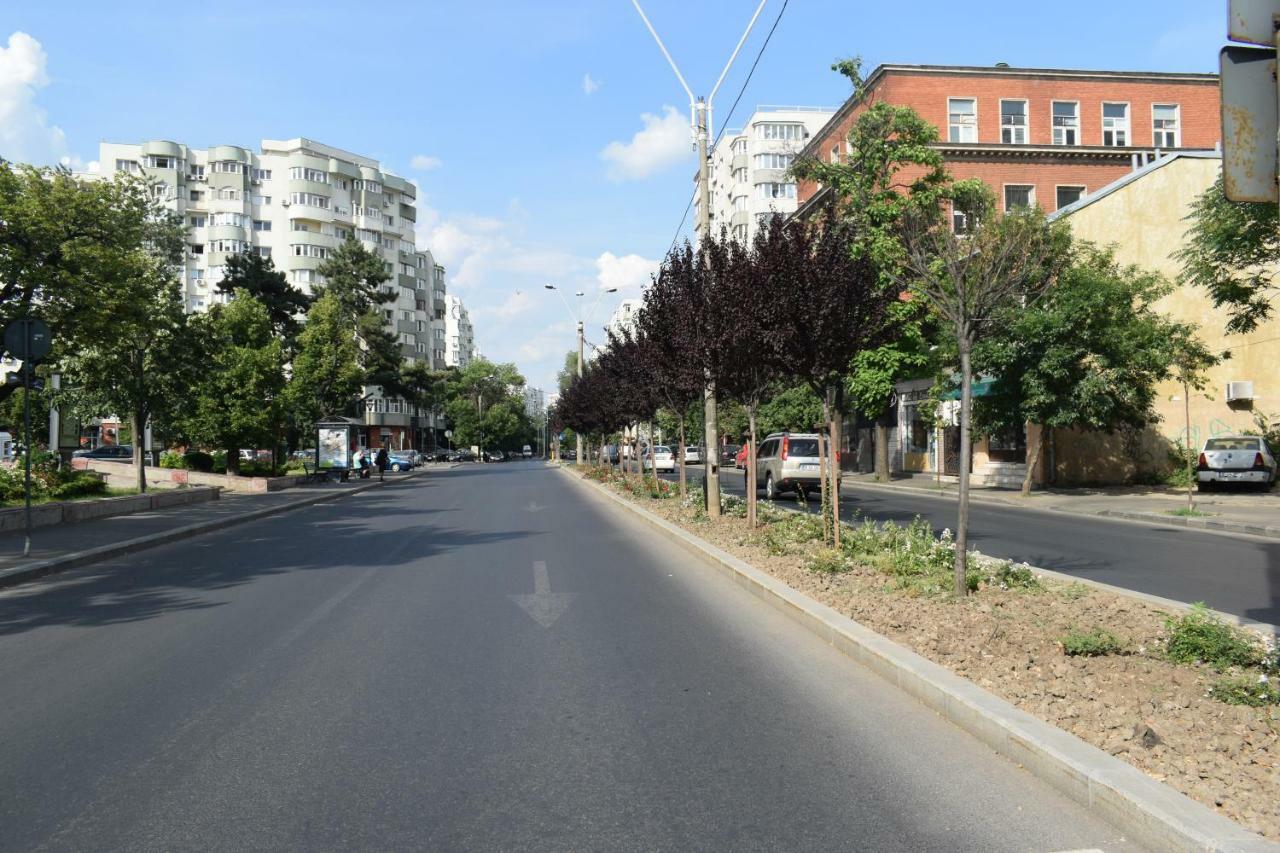Victoria's Banu Manta * Bucureşti